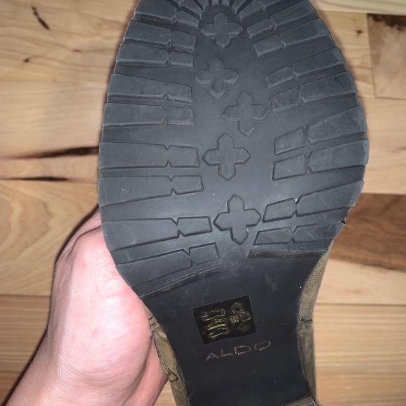 Greenish brown boots - Picture 3 of 4